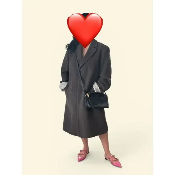 Brahmin Black Leather Crossbody with gold hardware and zipper closure - Picture 4 of 16